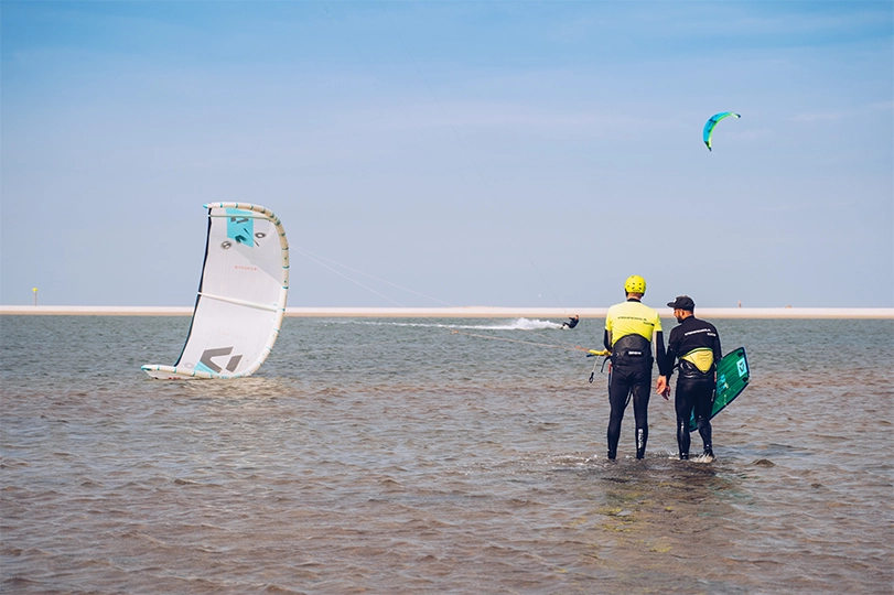 Kitesurf lesson zandmotor, kitesurfschool kijkduin netherlands