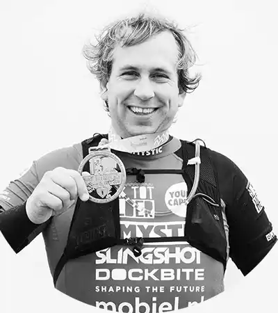 Owner kitesurfschool.nl een Shaka