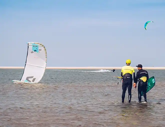 Kitesurf lesson zandmotor, kitesurfschool kijkduin netherlands