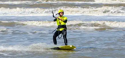 Student learning how to kite in 5 days